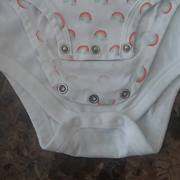 NWOT- 3 for $6 Tanktop Onezee/Bodysuits - Picture 7 of 8